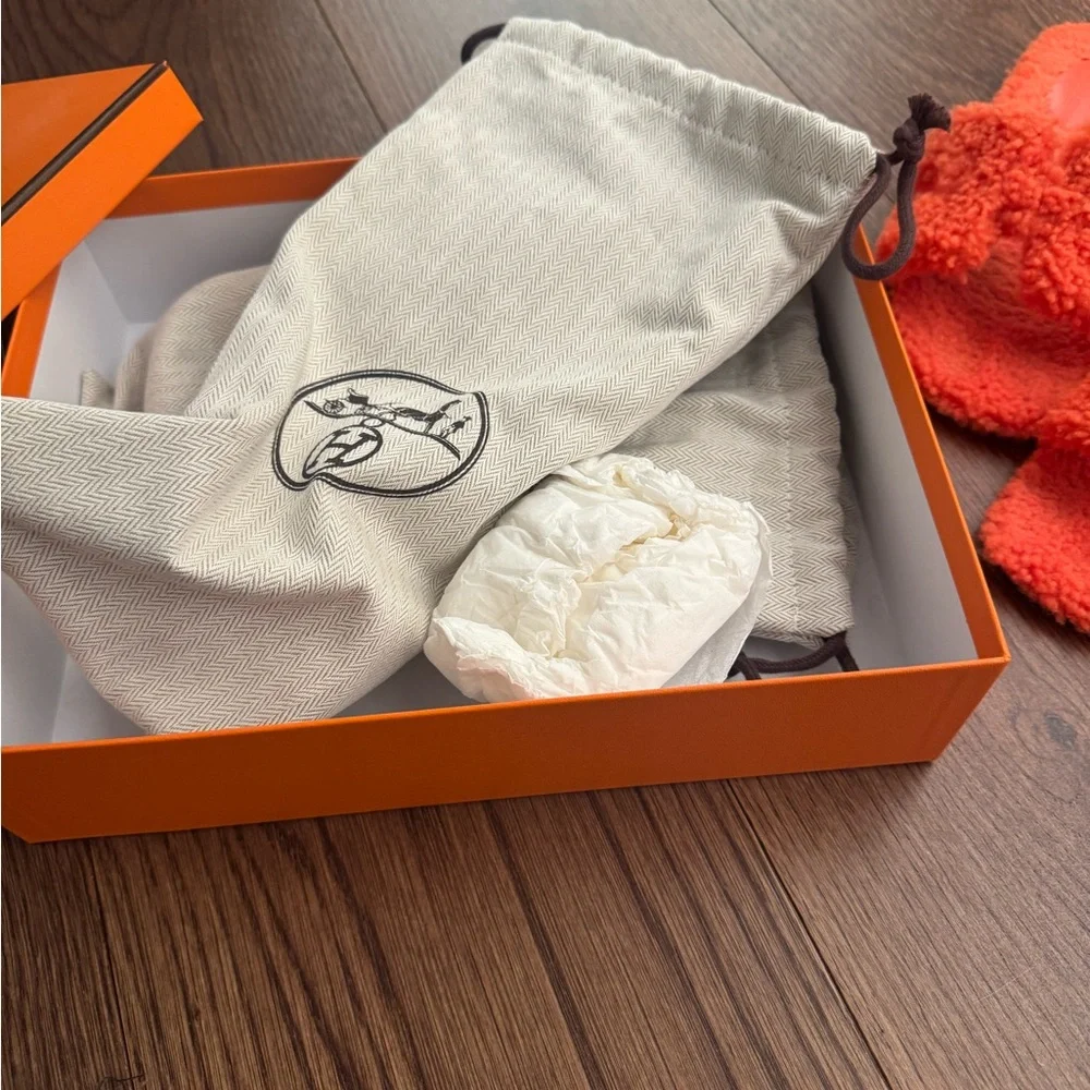 Hermes Oran Shearling Orange Slide Sandals - Picture 6 of 7